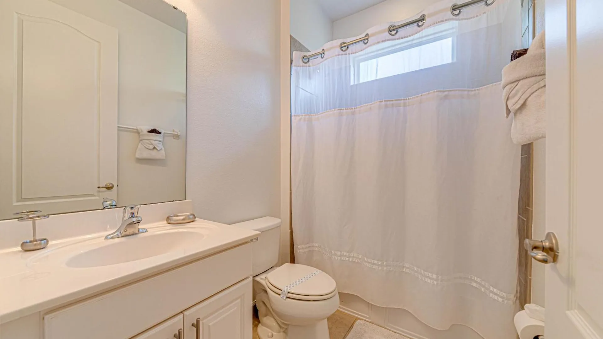 #350-Stunning Villa With Modern Decor, Southwest Pool Overlooking Conservation Land Davenport United States