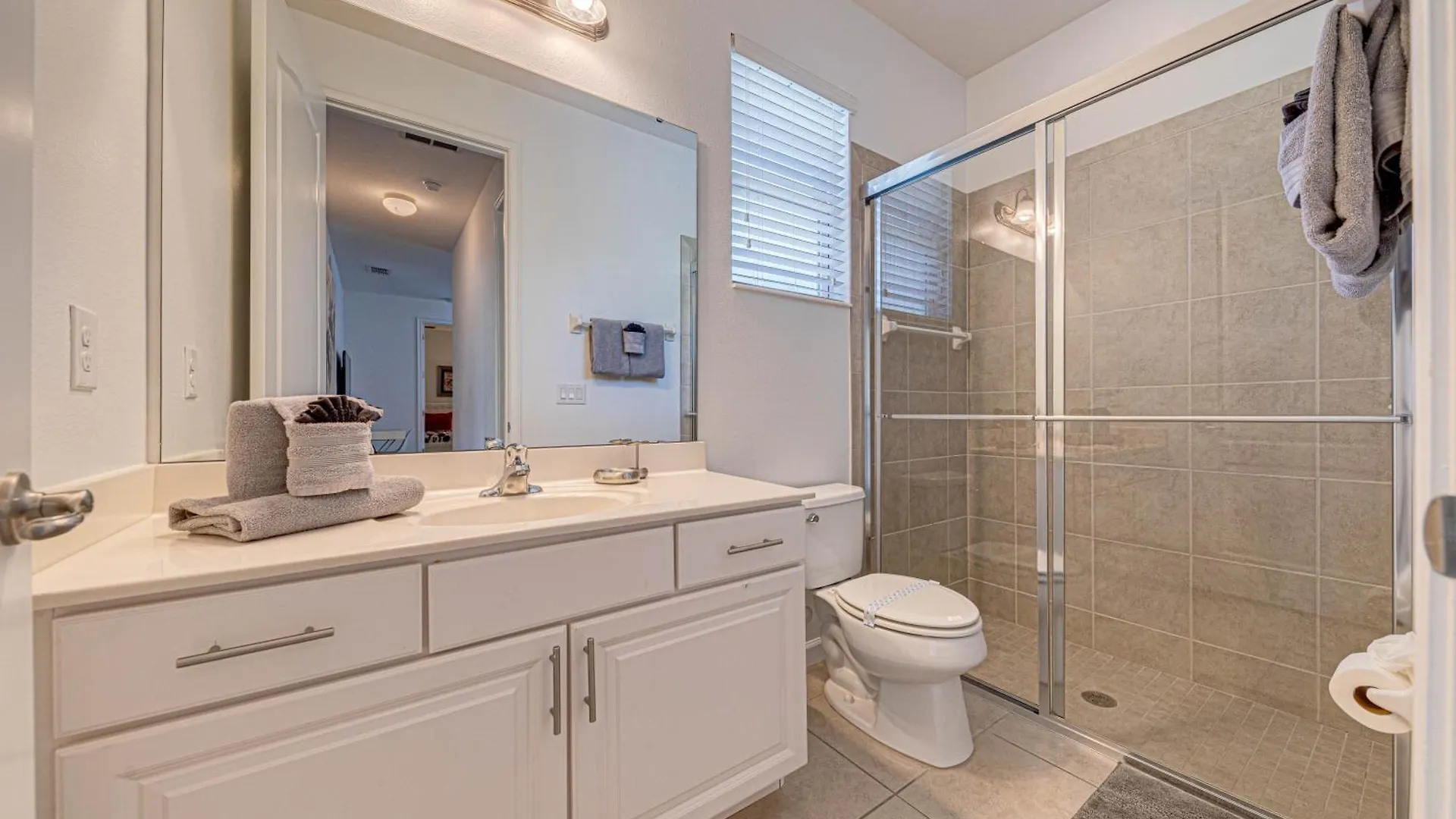 #350-Stunning Villa With Modern Decor, Southwest Pool Overlooking Conservation Land Davenport