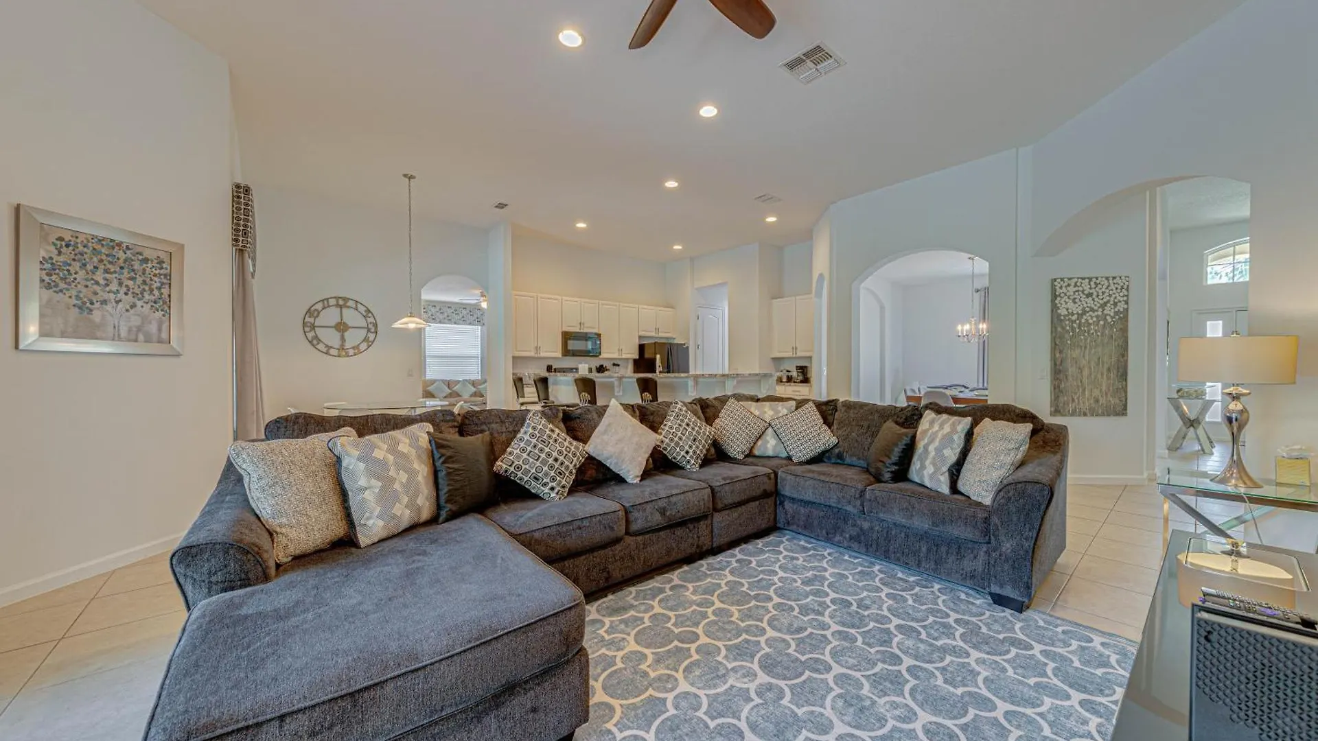 #350-Stunning Villa With Modern Decor, Southwest Pool Overlooking Conservation Land Davenport