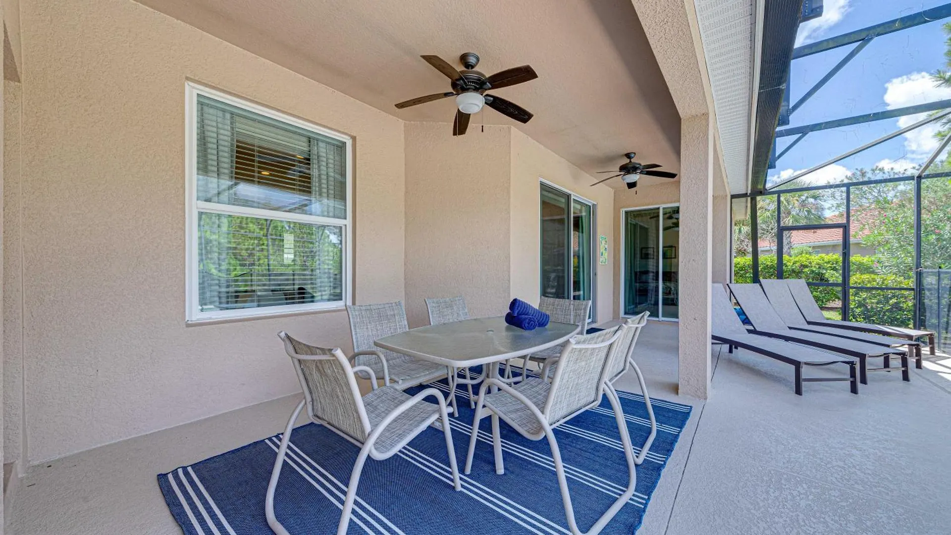 #350-Stunning Villa With Modern Decor, Southwest Pool Overlooking Conservation Land Davenport