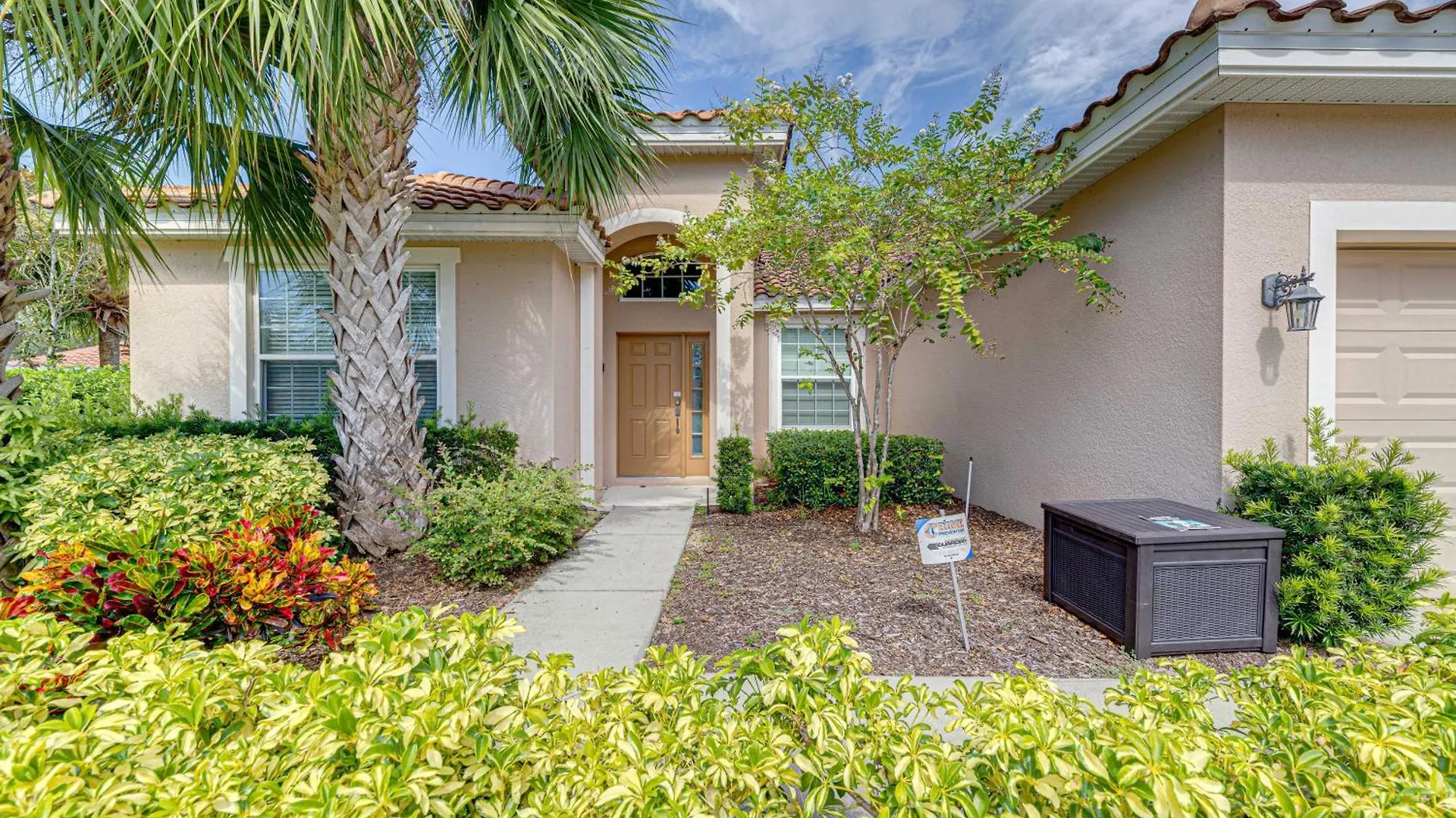 #350-Stunning Villa With Modern Decor, Southwest Pool Overlooking Conservation Land Davenport United States